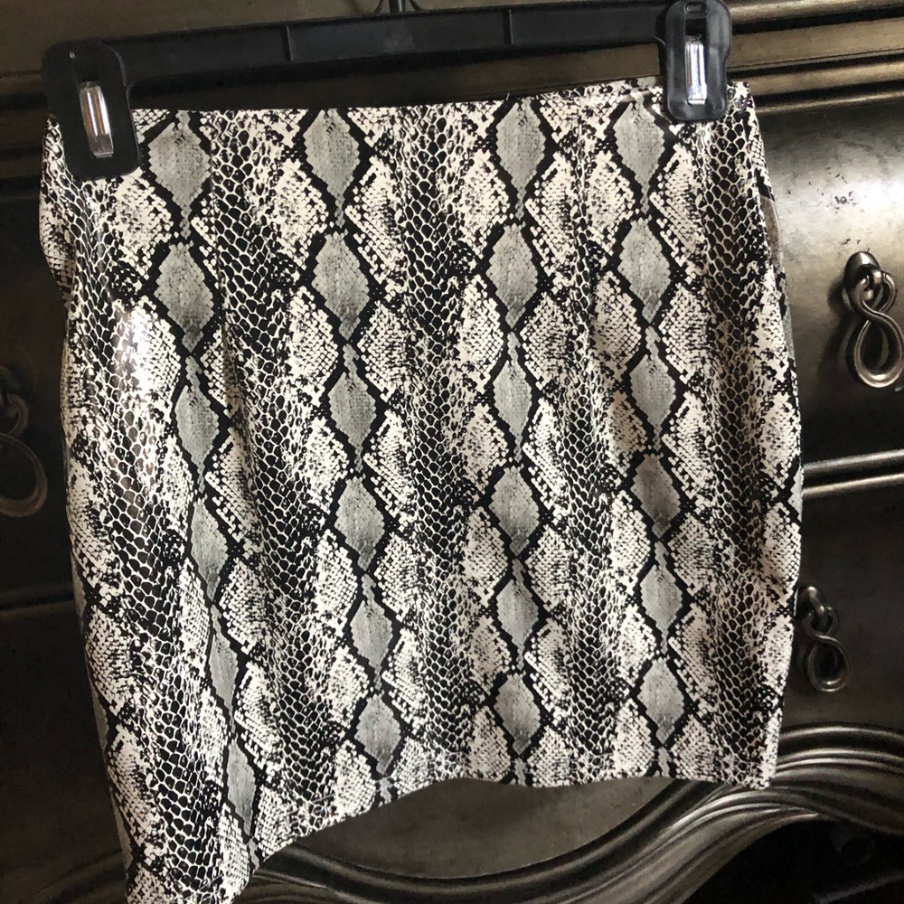 Snake skin mini skirt